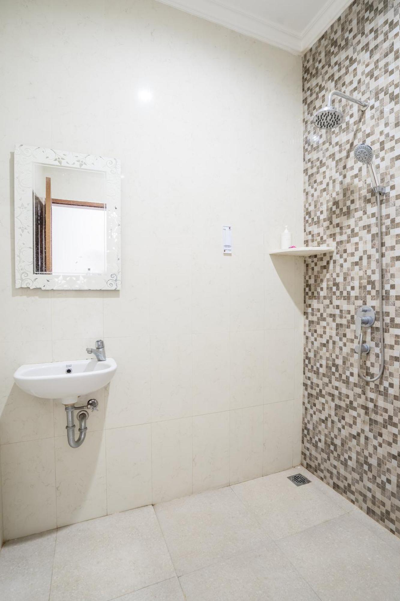 Nirmala Guest House Surf Keramas Kültér fotó